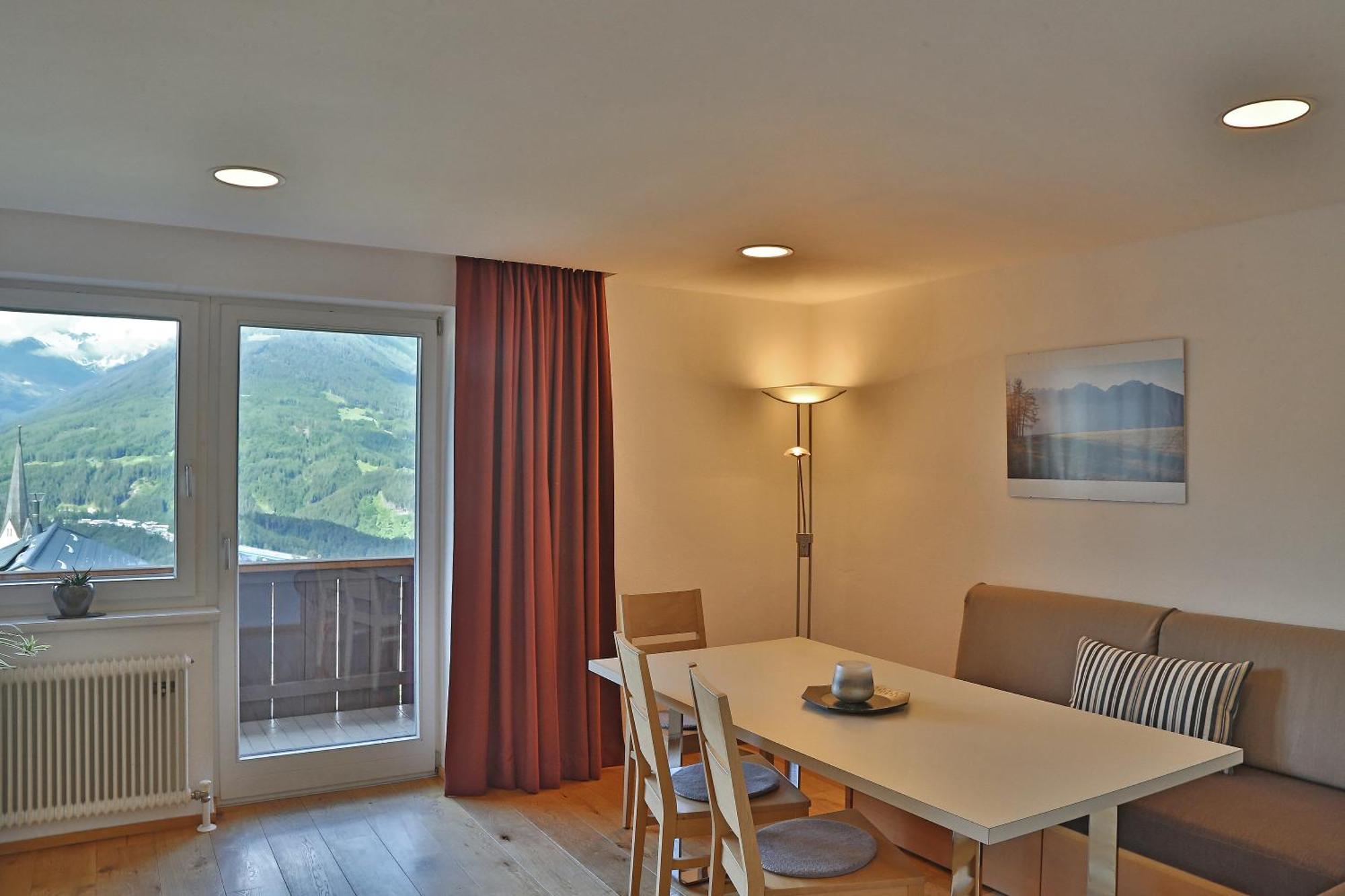 Ferienwohnungen Tiroler Alpenhof Innsbruck Ngoại thất bức ảnh